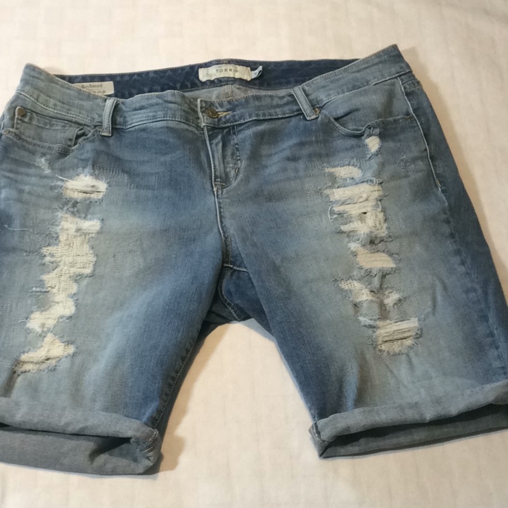 Torrid Jean Boyfriend Shorts Size 18